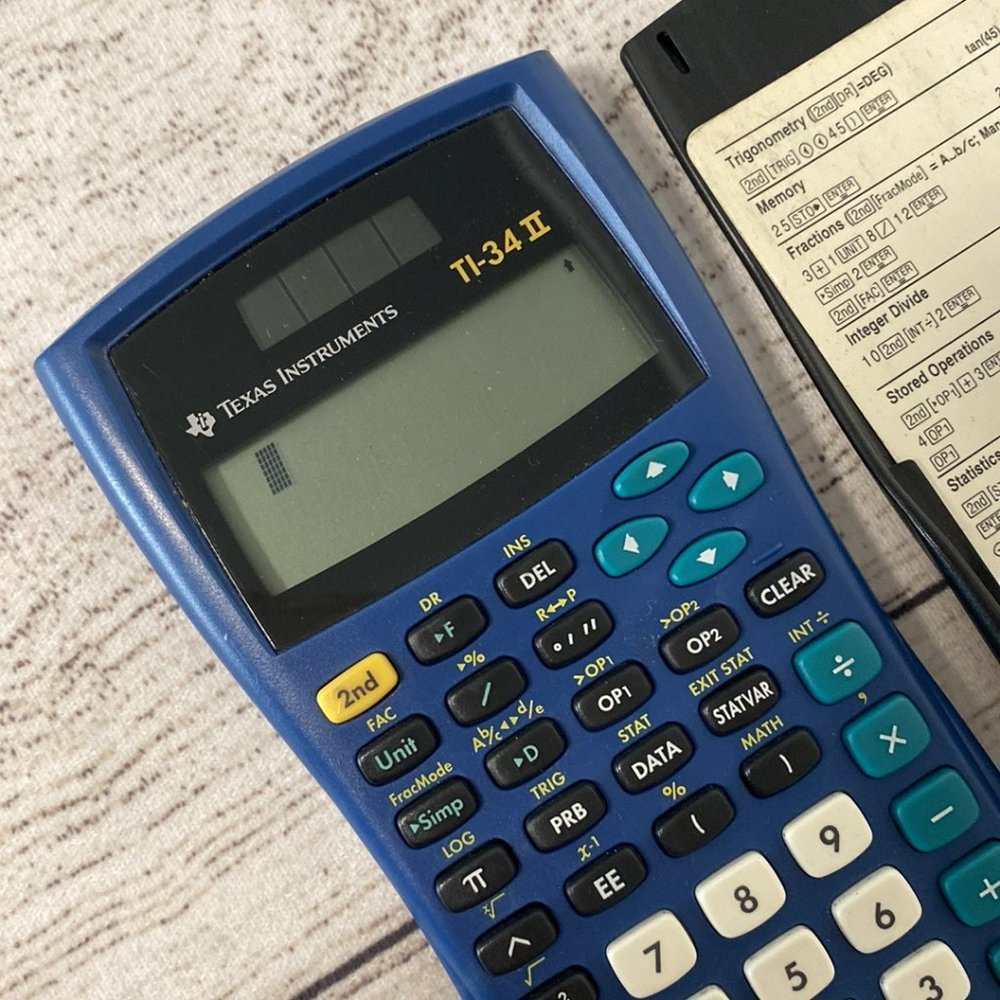 Texas Instruments TI-34 II Calculator - Picture 2 of 3